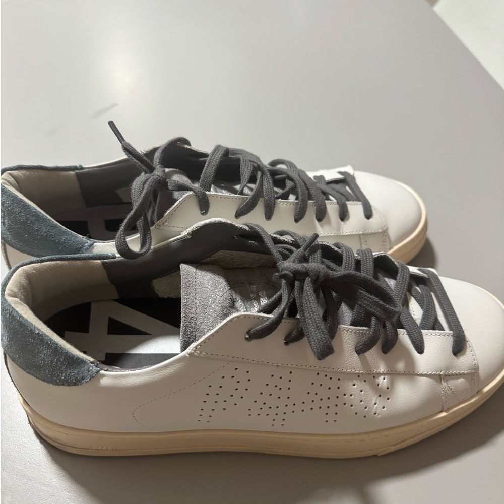 P448 Sneakers in White